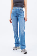 Load image into Gallery viewer, Dr. Denim Moxy Straight Jeans in Cape Sky Worn Hem