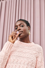 Load image into Gallery viewer, gigi-knitwear-cable-knit-crewneck-light-pink-01
