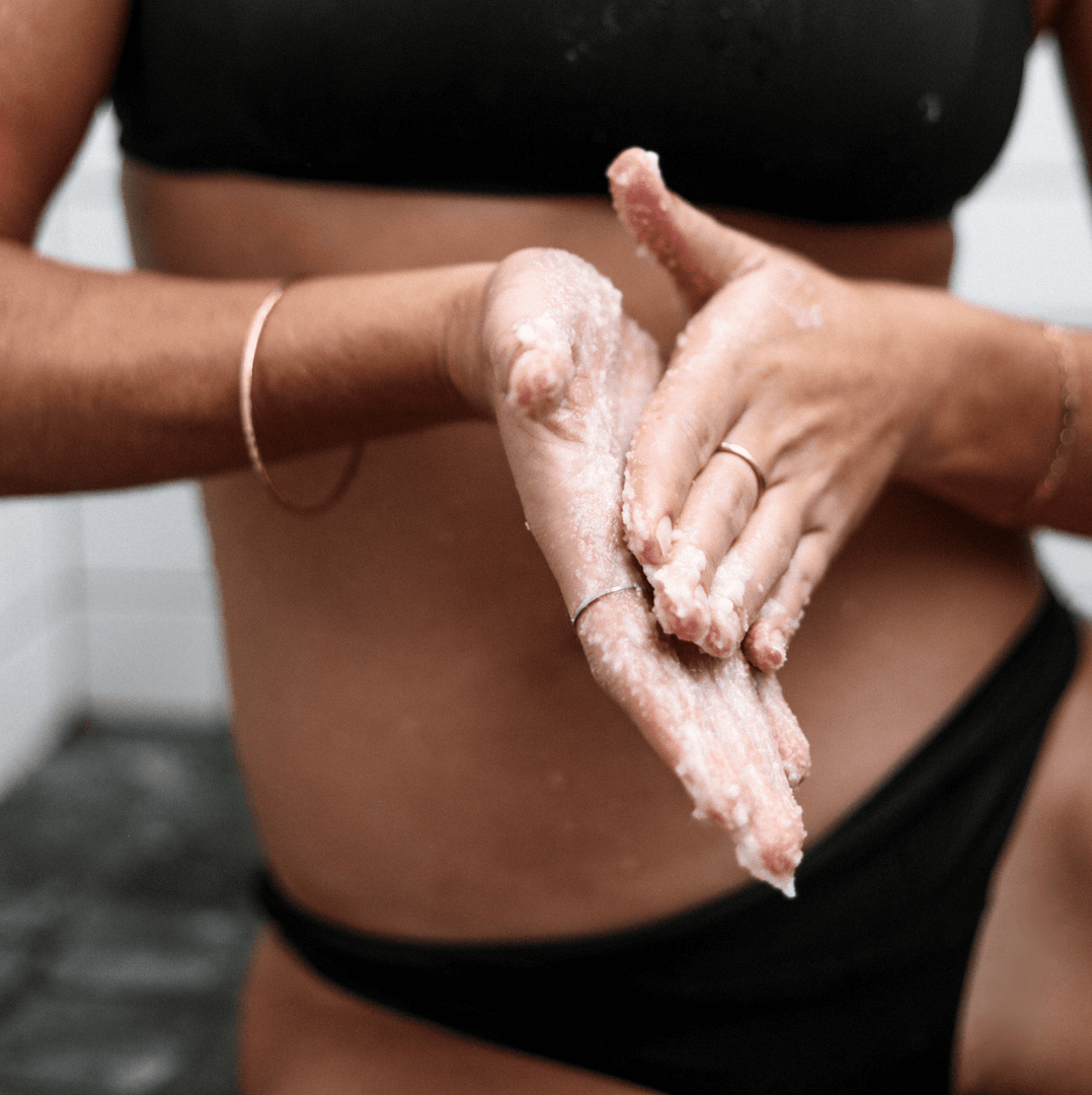 Pirette - Coconut Oil Scrub - Model 2